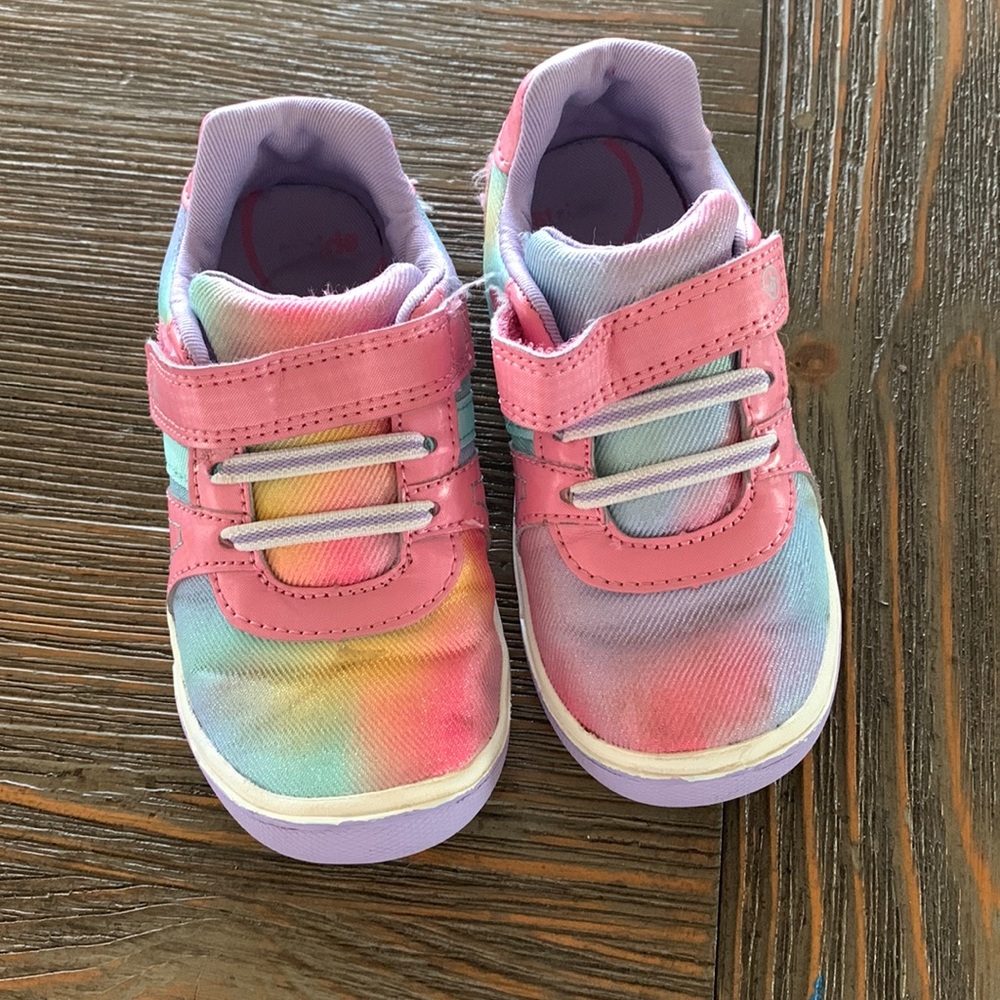 Wide striderite Thompson sneakers